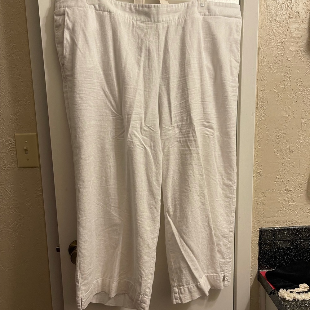 Women’s white linen pants